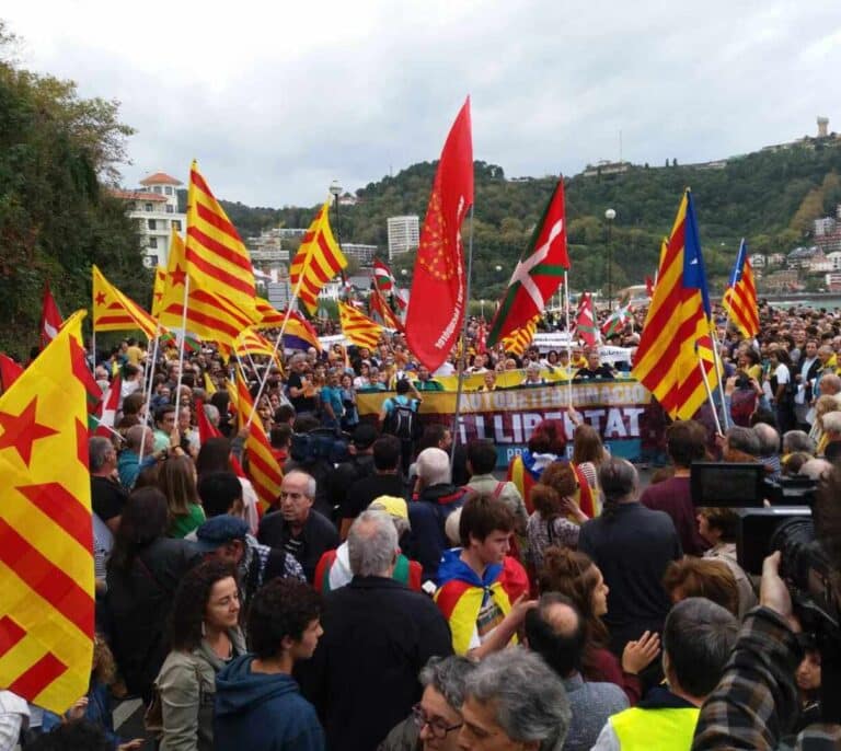 Podemos se une a Bildu para pedir la "amnistía" de los presos del 'procés'