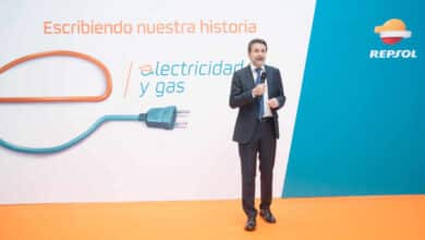 Repsol sacude el negocio en España de luz con casi un millón de clientes: capta 600 al día durante un año