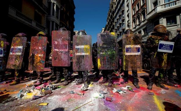 Rociar de pintura a los Mossos: el objetivo de los radicales este lunes