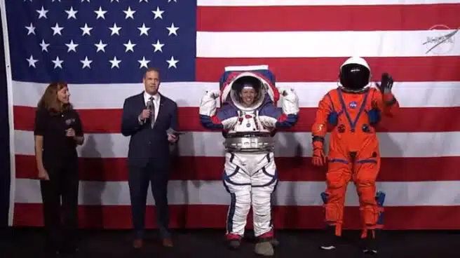 La NASA presenta sus nuevos trajes espaciales para volver a la Luna