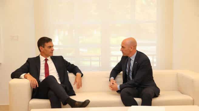 Pedro Sánchez y Luis Rubiales, durante una reunión en septiembre de 2018.