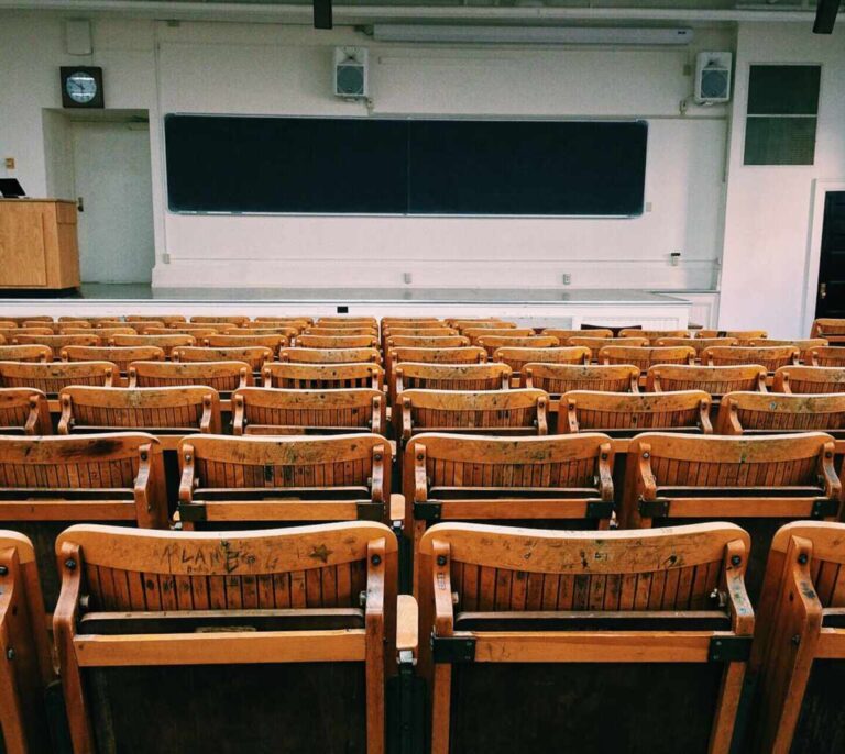 El Gobierno pide a las universidades buscar métodos de "evaluación no presencial"