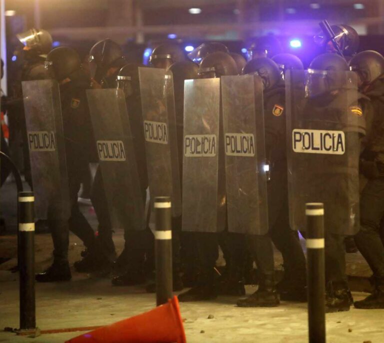 Grande-Marlaska confirma que condecorará a todos los policías heridos en Cataluña