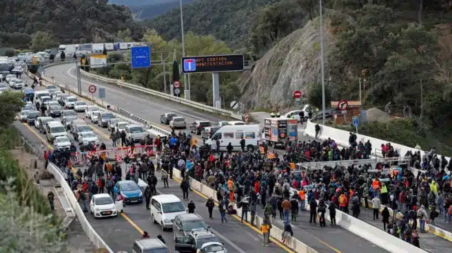 Los camioneros llevan a los tribunales a los radicales que cortaron las carreteras en La Junquera