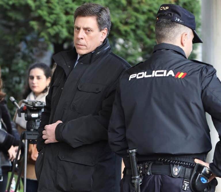 Expulsan de la sala a Juan Carlos Quer por increpar al Chicle: "¡Podía haber sido tu hija!"