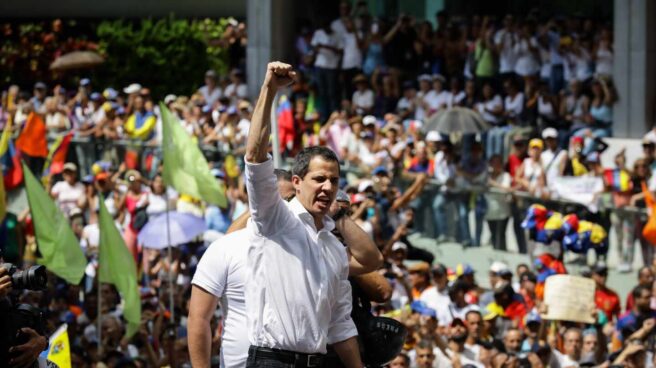 El jefe del Parlamento, Juan Guaidó, se une a los opositores del Gobierno de Nicolás Maduro en las marchas de este sábado en Caracas (Venezuela).