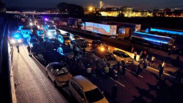 Cientos de vehículos atrapados en la AP-7 toda la noche por los independentistas