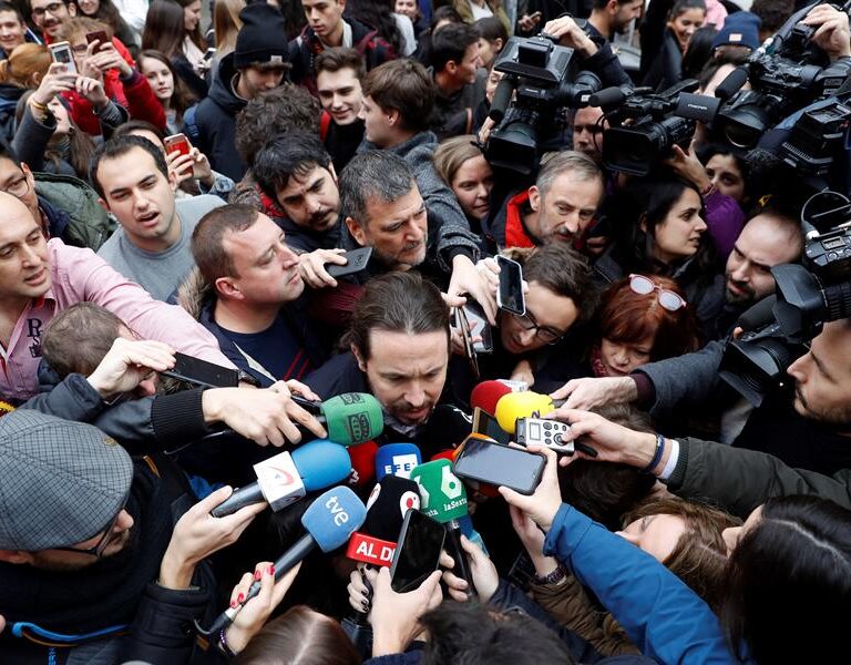 Iglesias recupera la "plurinacionalidad" para atraer al independentismo al acuerdo