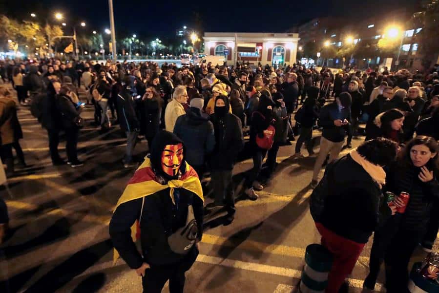 Los Mossos impiden al fin que se corte la Meridiana en la jornada 39 de protestas