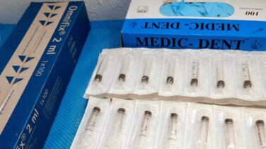 Madrid se queda sin suficientes vacunas del sarampión por la alerta social