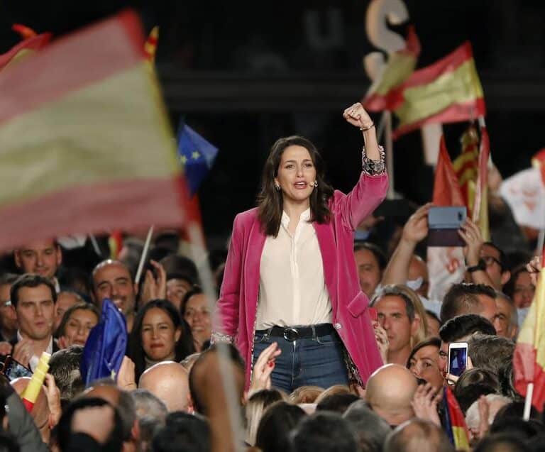 Arrimadas: "En las situaciones difíciles hay que dar un paso al frente. Voy a ser valiente"