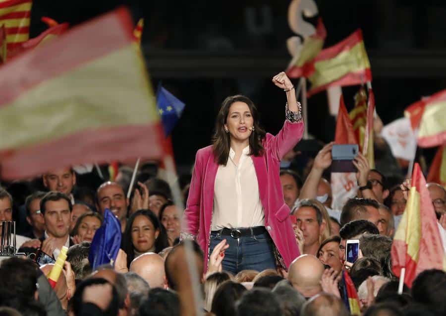 Ciudadanos cierra filas con Arrimadas para suceder a Rivera tras la debacle