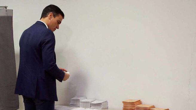Pedro Sánchez, votando el 10-N.