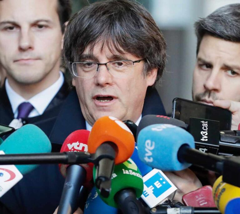 Puigdemont reprocha a Sánchez que le llame prófugo: "Estoy en manos de la justicia belga"
