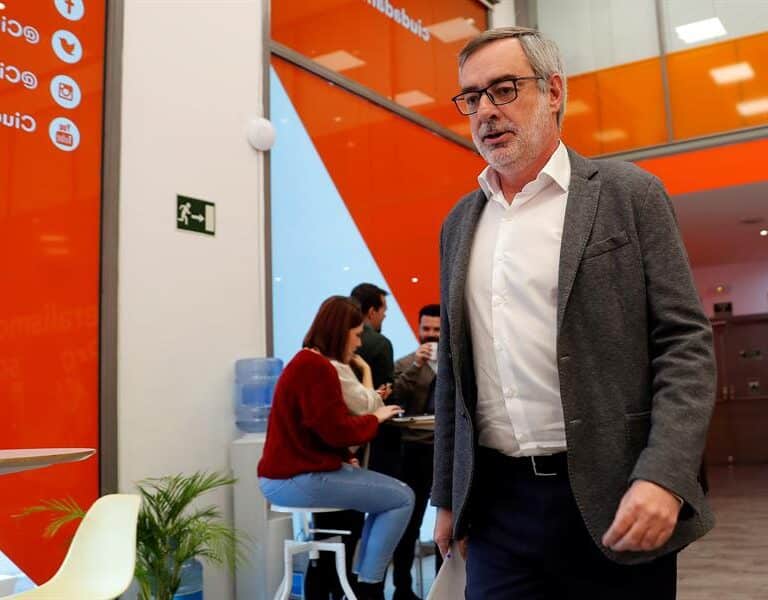 Villegas seguirá en Ciudadanos "desde la segunda o tercera fila" política