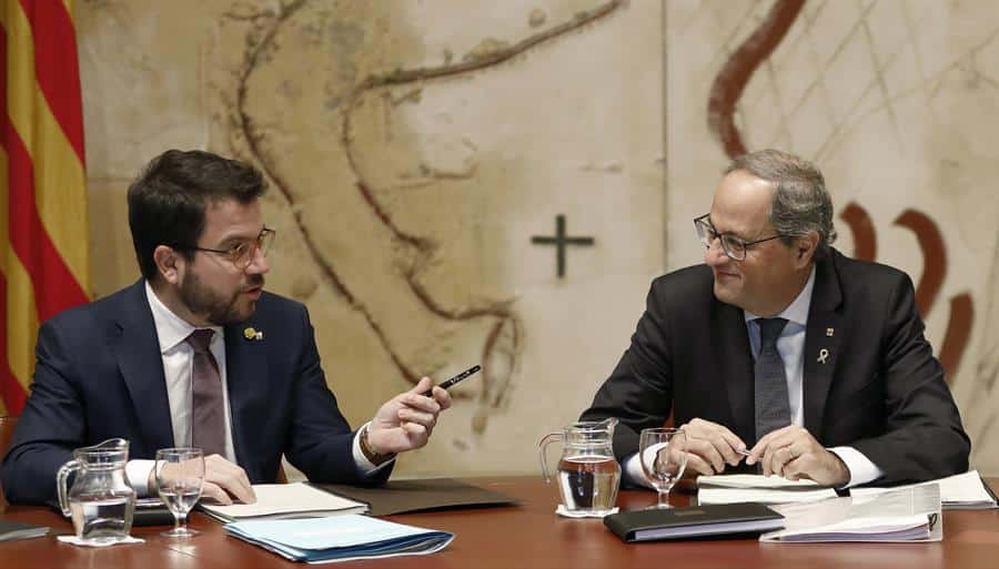 JxCat y ERC definen el Govern "post-Torra" entre muestras de desconfianza