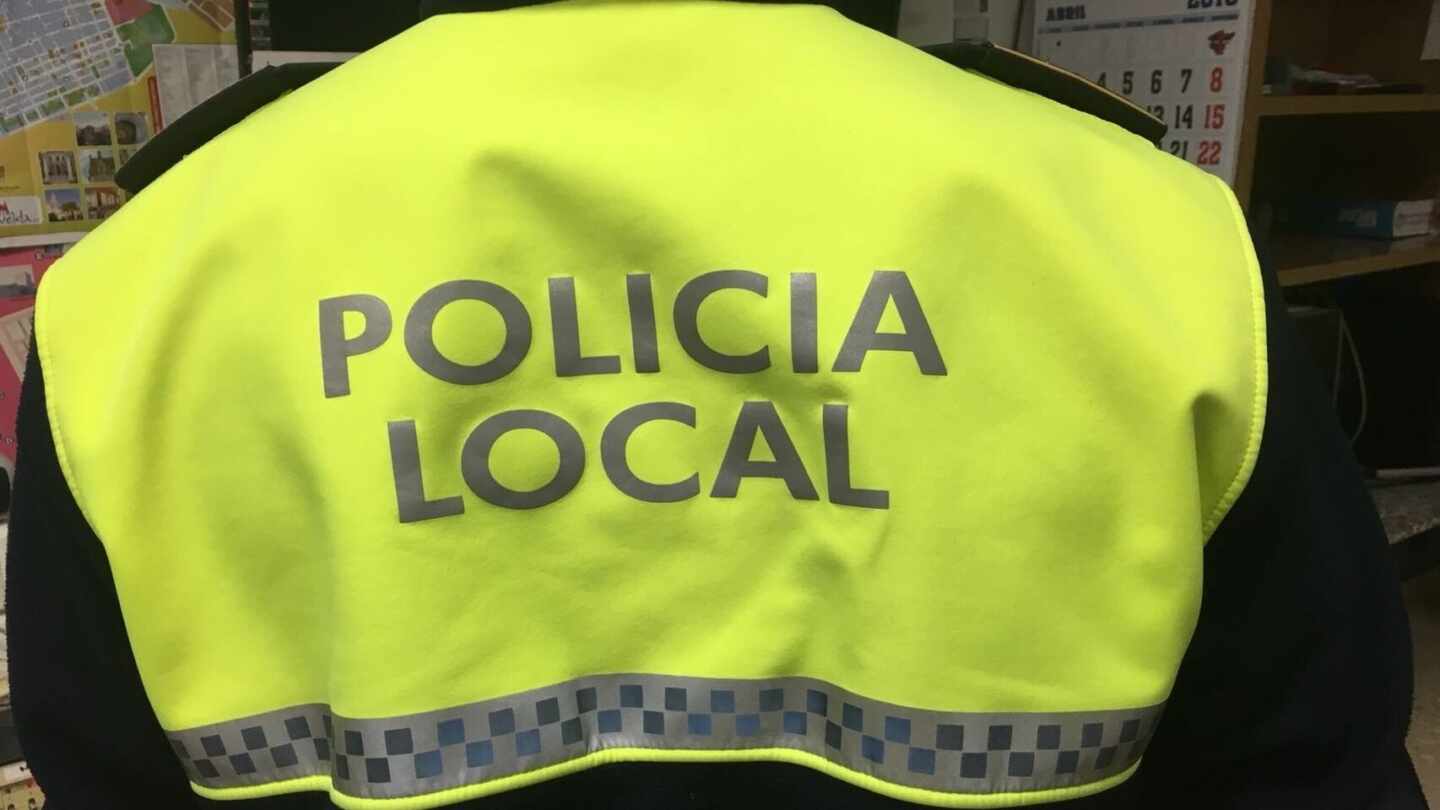 Pide a la Policía ser detenido porque está "harto" de estar confinado en casa con su madre