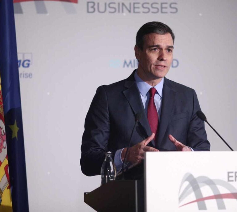 Sánchez intenta tranquilizar a la UE tras su pacto con Podemos y garantiza la "disciplina fiscal"