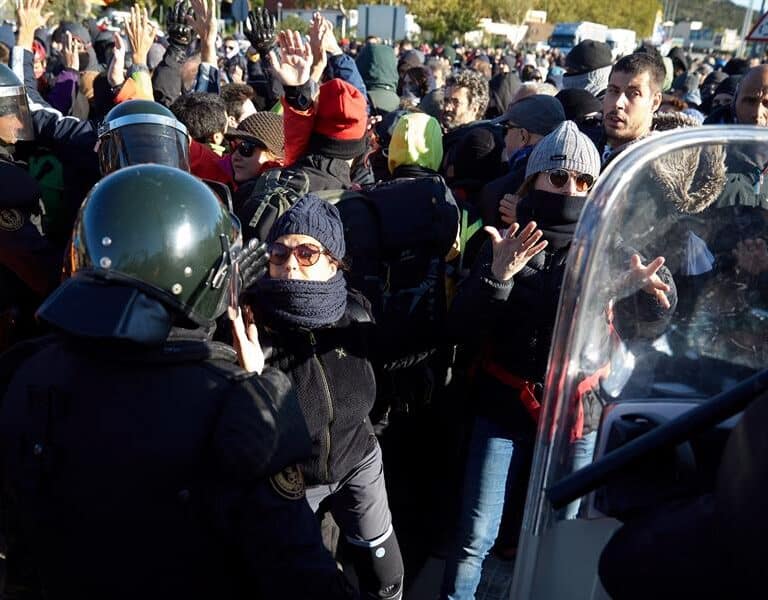 "Nos sentimos frustrados porque no nos dejan actuar. Estamos aquí para nada"