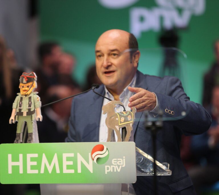 Ortuzar (PNV): "No veo al Ejército por aquí. Podemos hacerlo por nuestros propios medios"