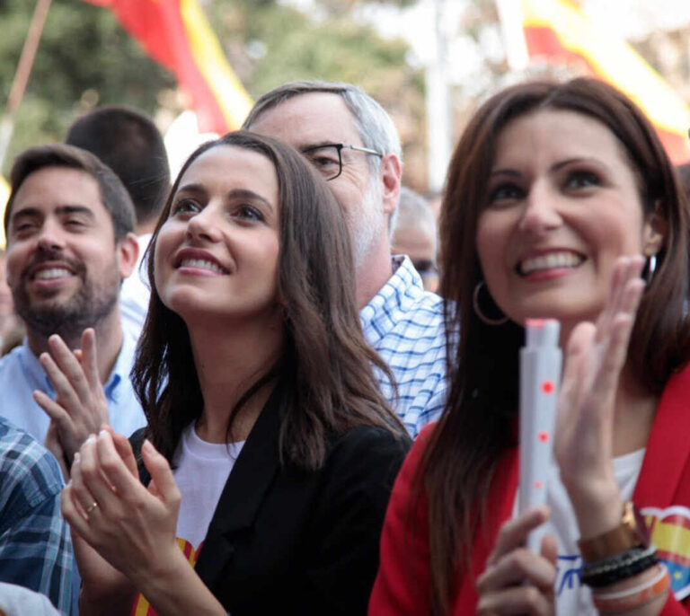 Ni con PP ni con PSOE: Ciudadanos sigue en caída libre y ve peligrar su feudo de Cataluña