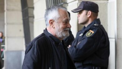 Griñán, condenado a 6 años de prisión por el fraude de los ERE; Chaves, inhabilitado