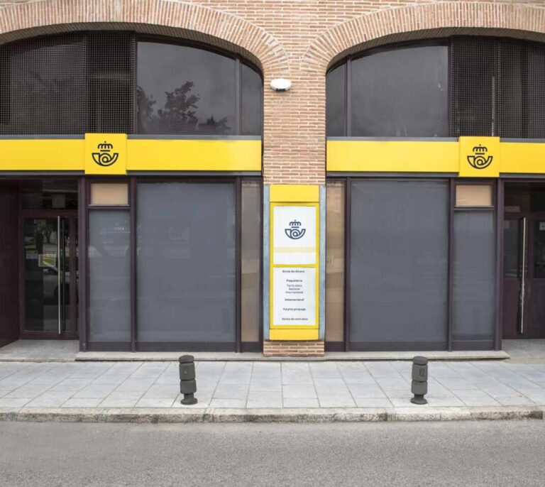 Más tecnología y servicios para los clientes: así evolucionan las oficinas de Correos