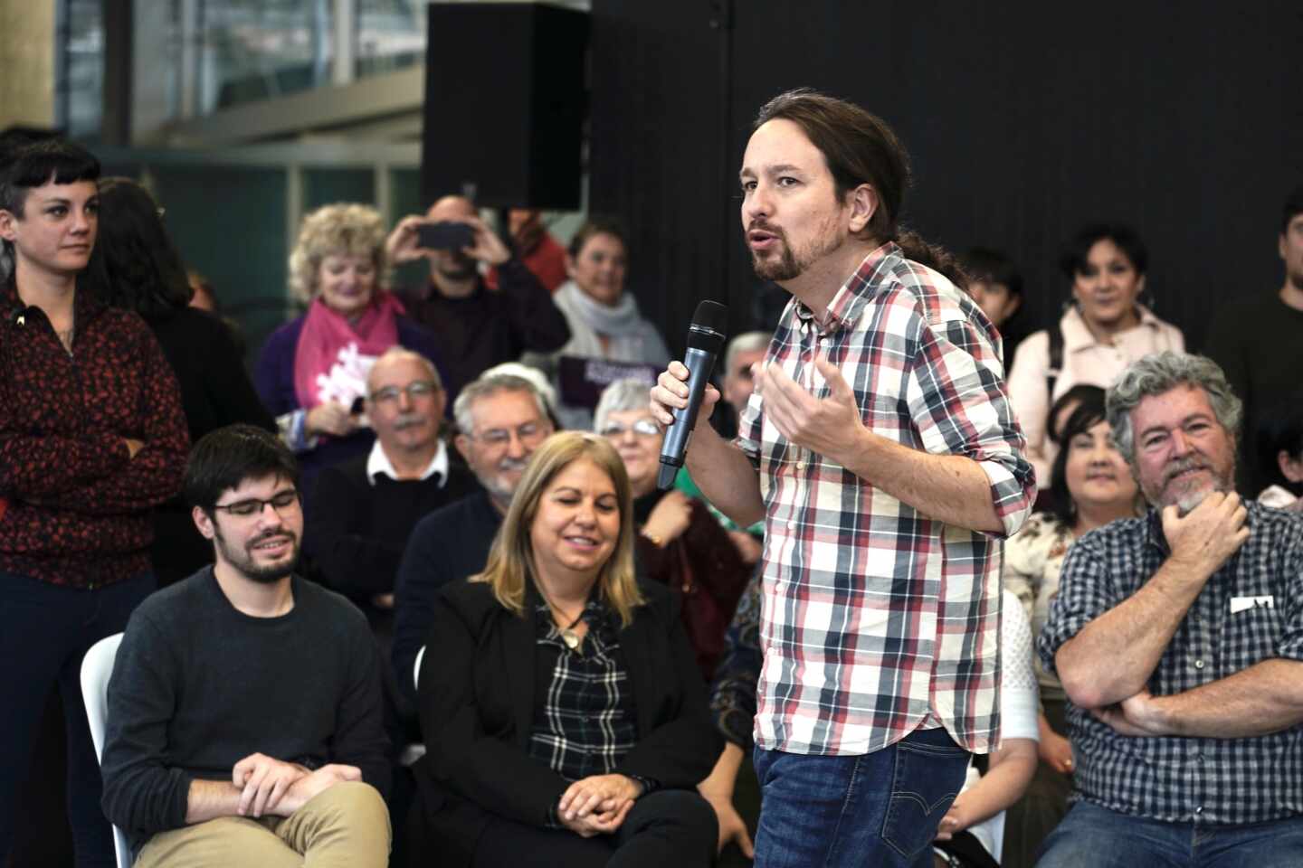 Iglesias se burla de Sánchez e imita su error sobre el control de la Fiscalía