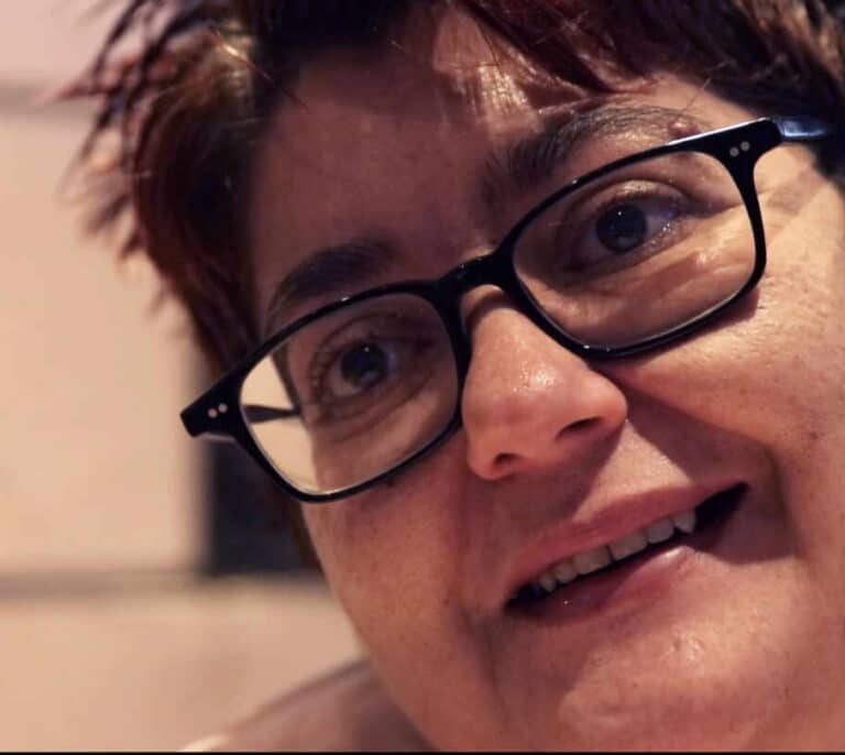 Recuperar la sonrisa tras los malos tratos: "La terapia me salvó la vida"