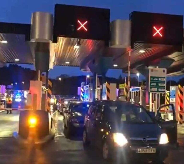 Retenciones kilométricas en la frontera de Irún por el bloqueo de Tsunami Democràtic