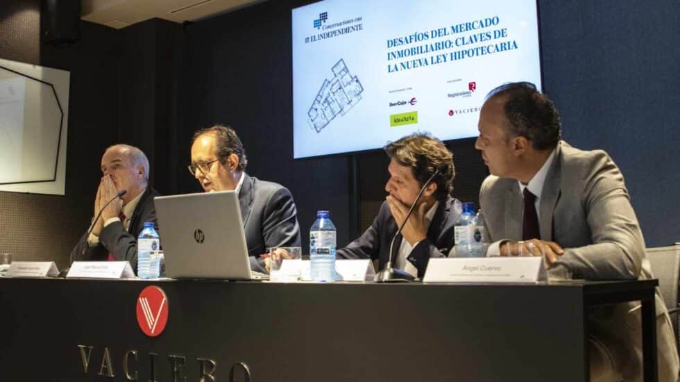 Los ponentes debatieron en la sede de Vaciero sobre la nueva ley hipotecaria