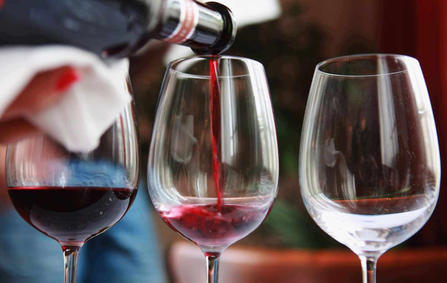 Se bebe menos vino en España (sobre todo fuera de casa)