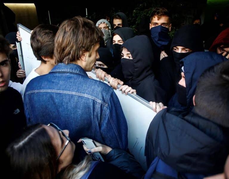 El silencio es cómplice, mucho más en la Universidad