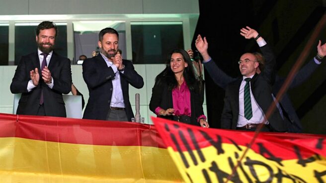 Los dirigentes de Vox celebrando los resultados electorales en su sede de Madrid.