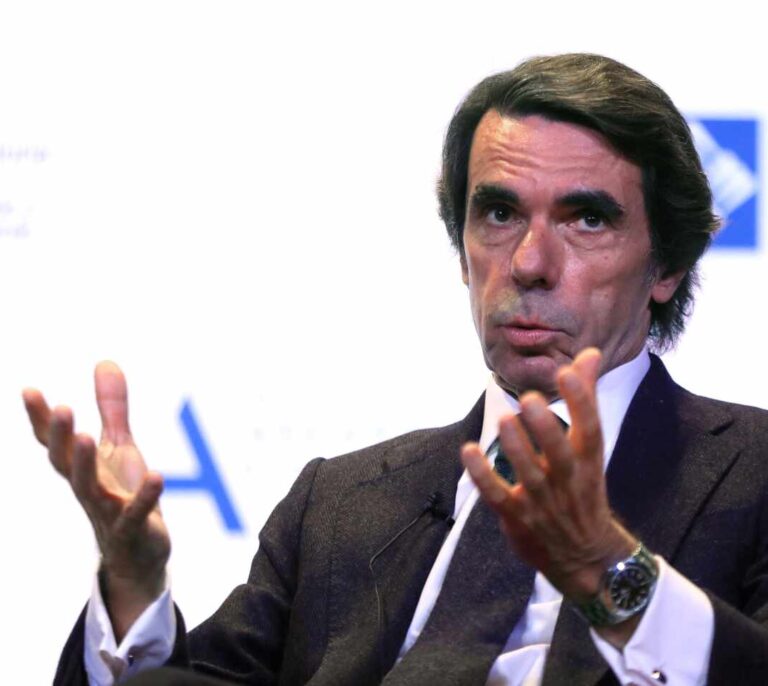 Aznar alerta del "máximo riesgo" para España de un Gobierno apoyado por Podemos y ERC