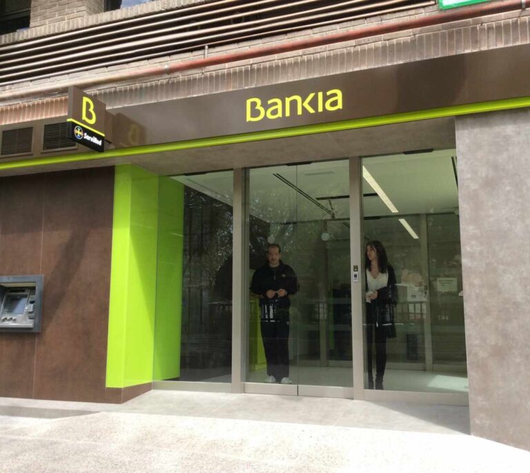 Los sindicatos exigirán que se preserve el empleo en la fusión de CaixaBank y Bankia