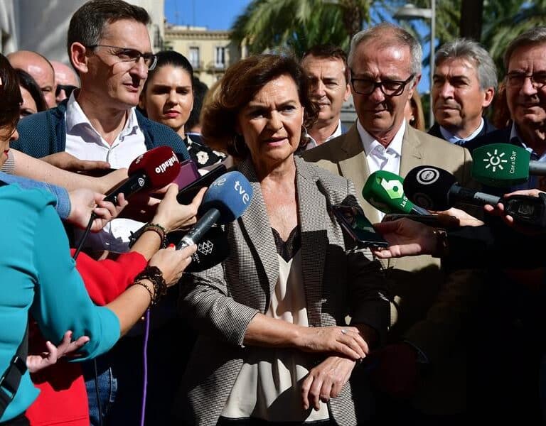 Calvo insiste en que el Fiscal depende del Gobierno, pero niega injerencias políticas