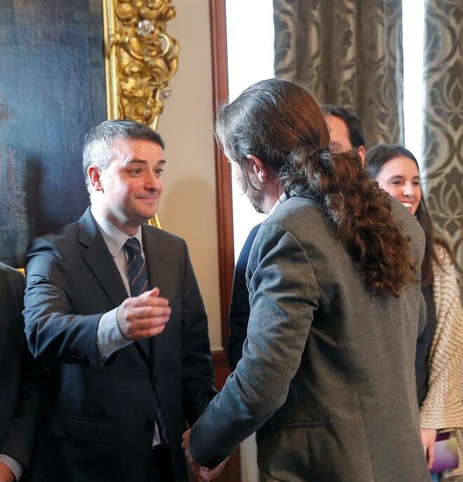 Carmen Calvo y Echenique salen de la foto