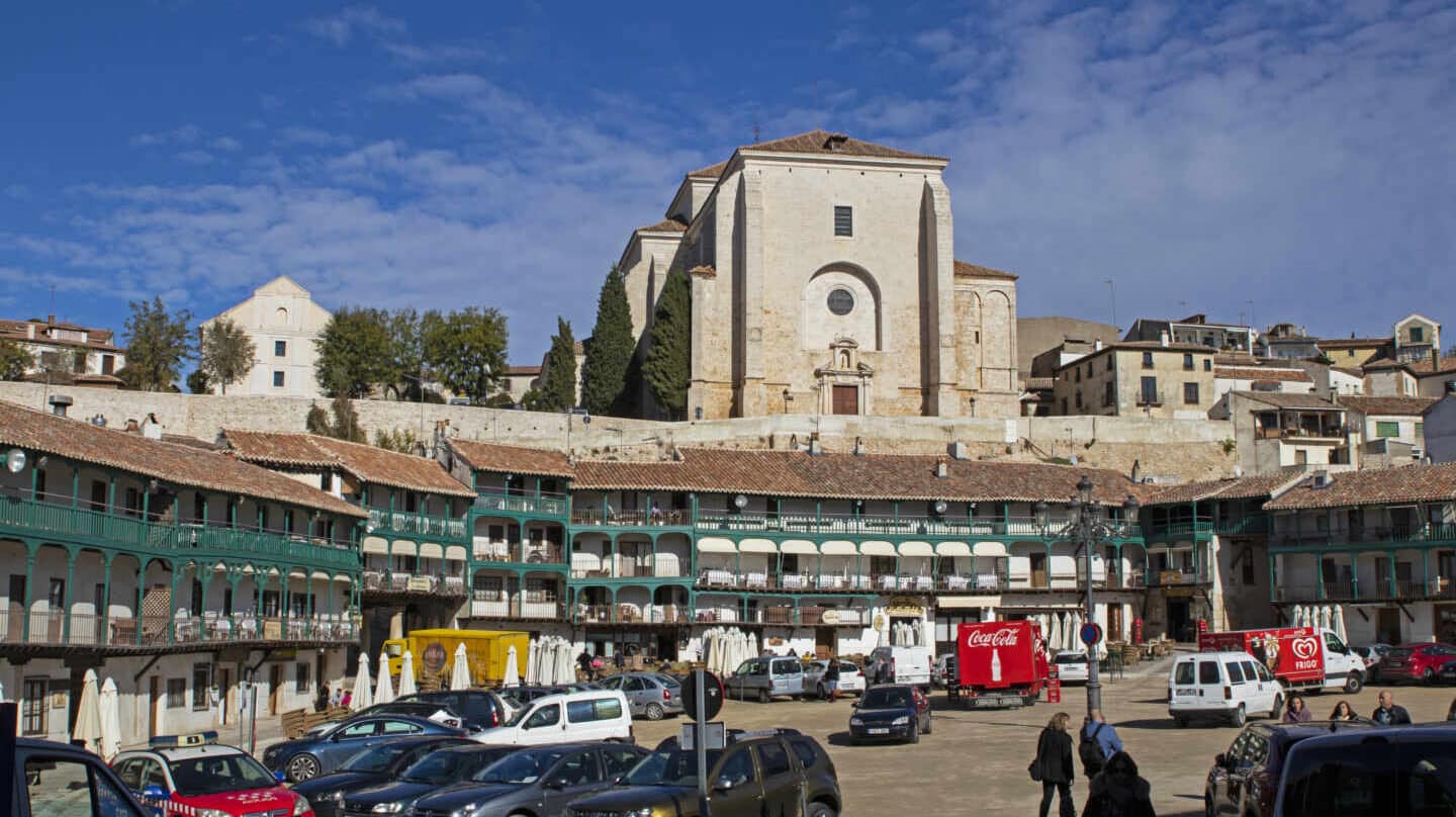 La Plaza Mayor de Chinchón, el corazón del pueblo madrileño