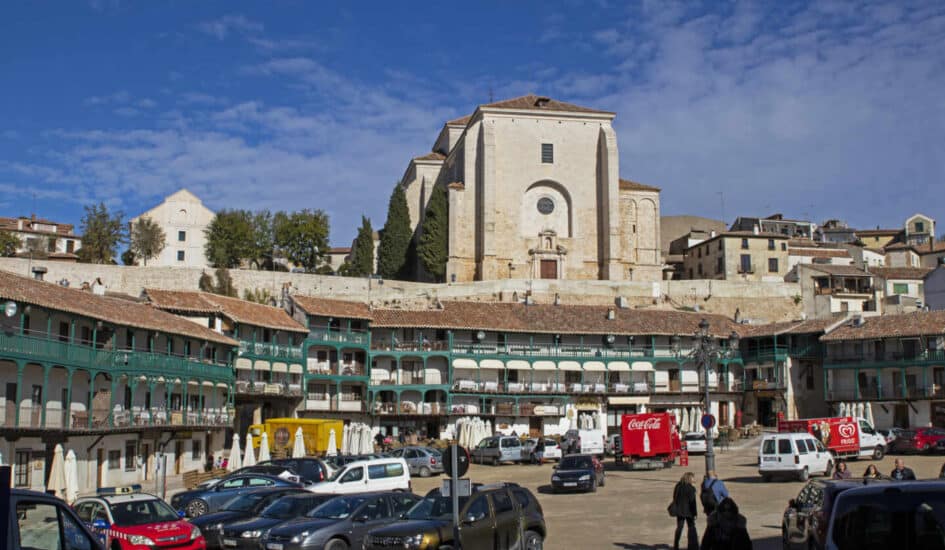 La Plaza Mayor de Chinchón, el corazón del pueblo madrileño