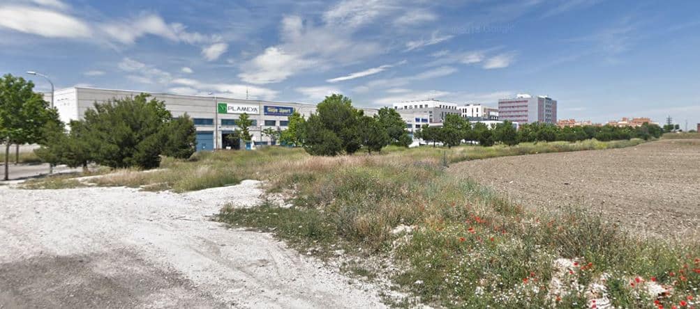 Hallan a una mujer muerta desde hace meses y envuelta en una funda de colchón en la Colonia Marconi de Madrid