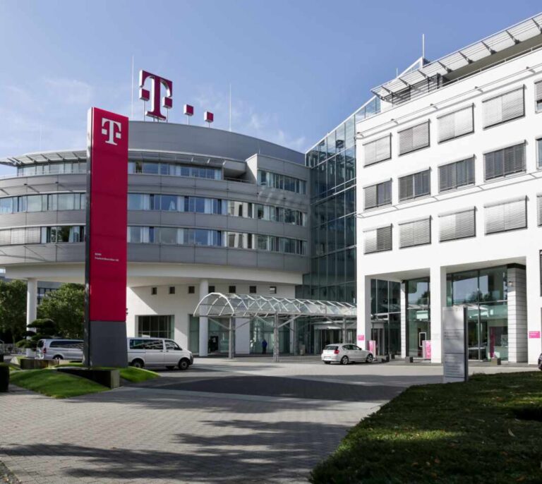 Deutsche Telekom estudia su fusión con Orange para crear un gigante europeo