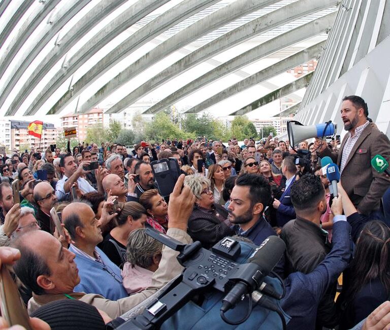 TVE y varias cadenas autonómicas retiran un anuncio electoral de Vox del horario infantil
