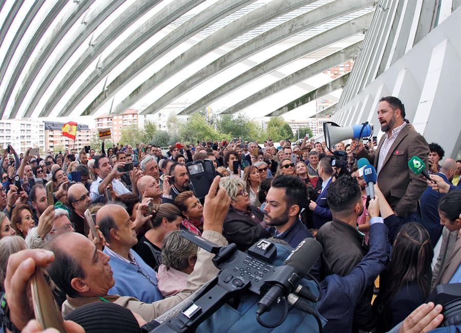 TVE y varias cadenas autonómicas retiran un anuncio electoral de Vox del horario infantil