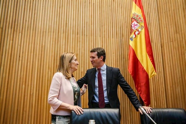 Casado anuncia que Ana Pastor será ministra si gobierna el PP, como fue con Aznar y Rajoy