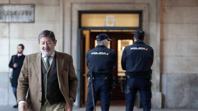'Caso ERE': La tardanza abre la puerta a rebajar penas por dilaciones indebidas Javier Guerrero, ex director general de Trabajo de la Junta de Andalucía, saliendo de los juzgados de Sevilla.