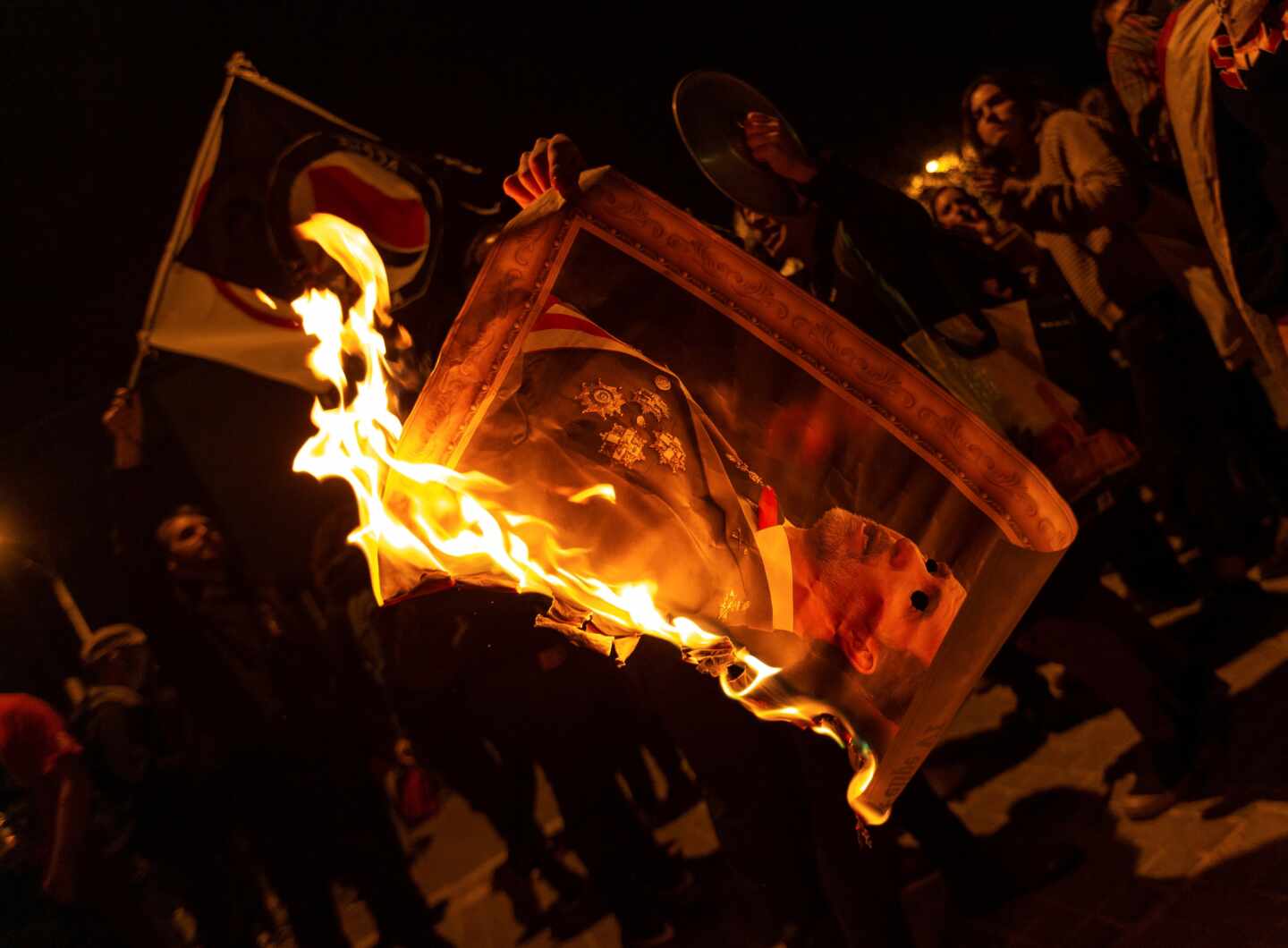 Matar al Gobierno, quemar al Rey: el debate sobre símbolos y violencia contra líderes políticos