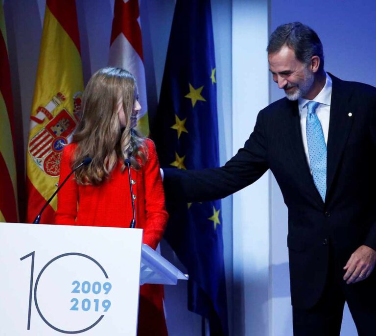 Felipe VI dispara el apoyo a la Monarquía en las encuestas pese a las polémicas de su padre