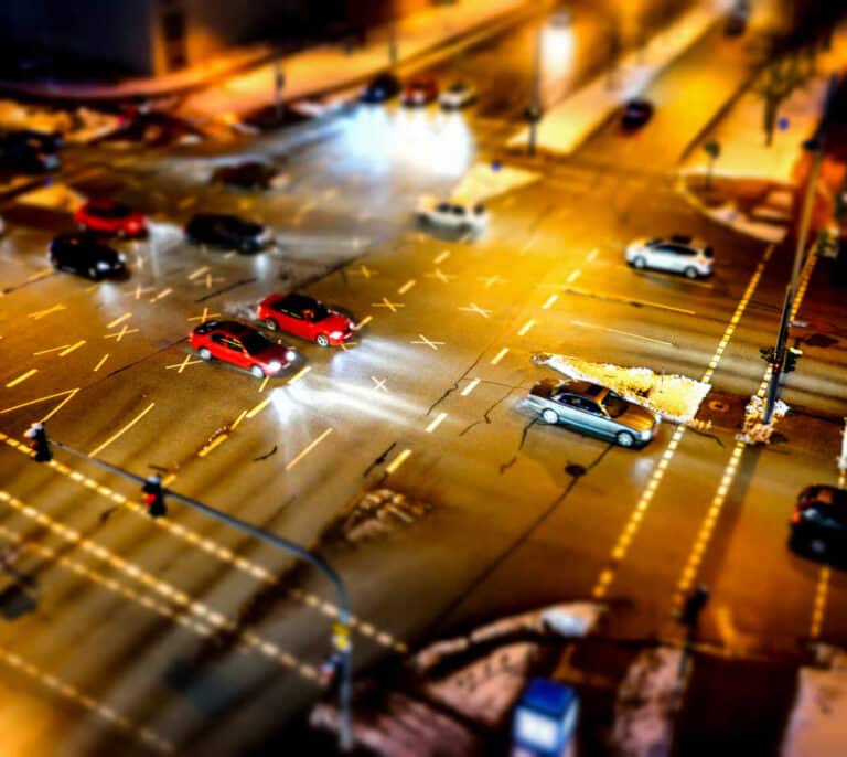 Integración entre vehículo y ciudad: el siguiente paso hacia la conducción autónoma