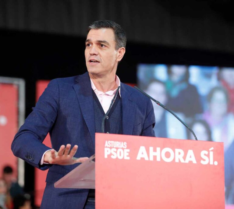 La carrera de meteduras de pata de Sánchez